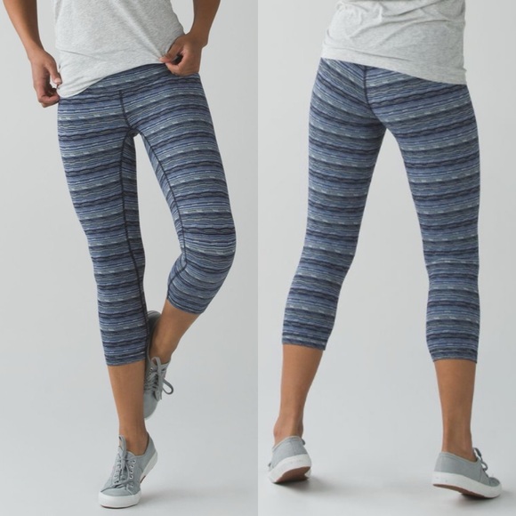 Lululemon Wunder Under Cropped Leggings - Picture 1 of 10